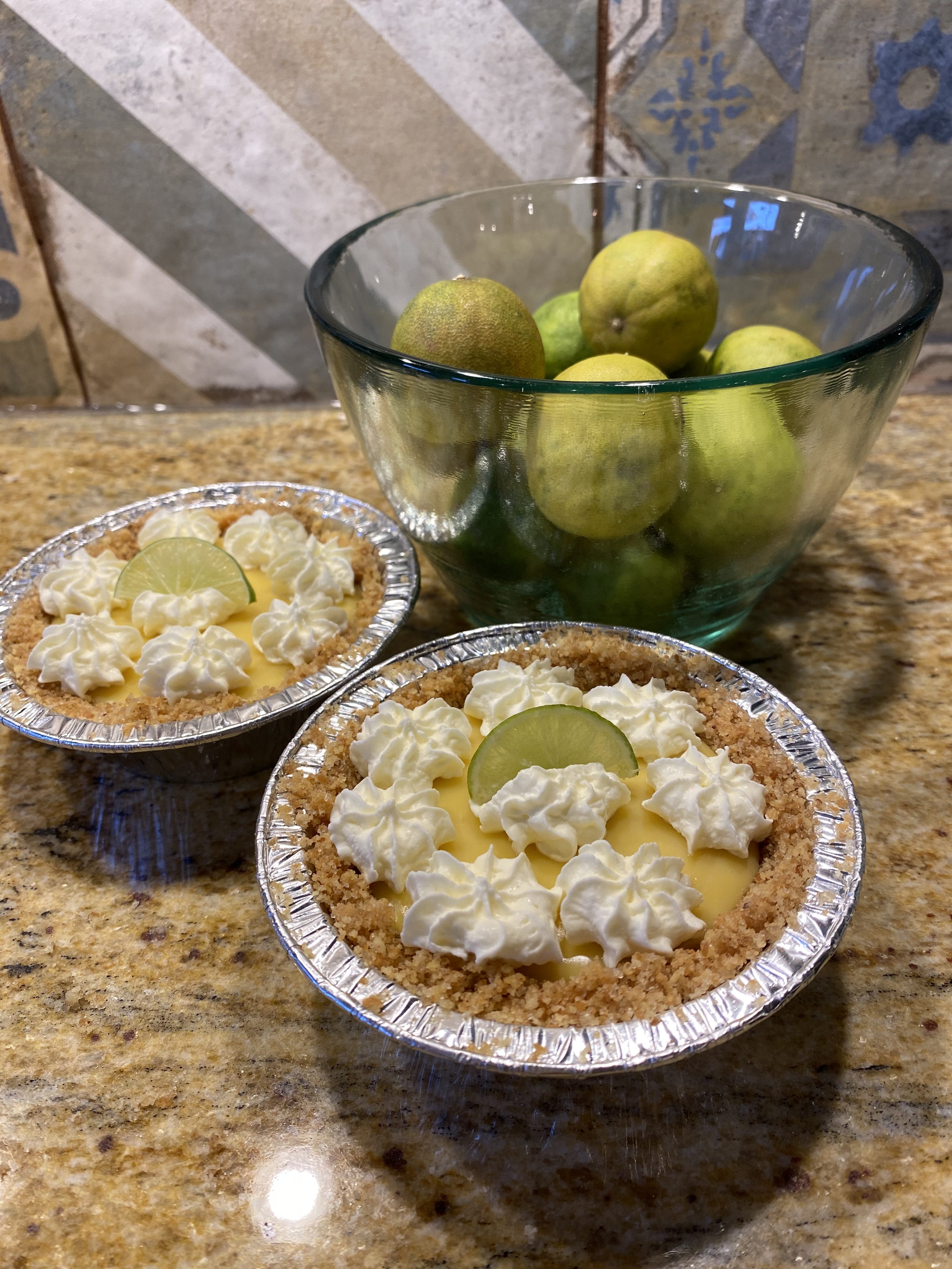 Make a Key Lime Pie with Sun Cookery